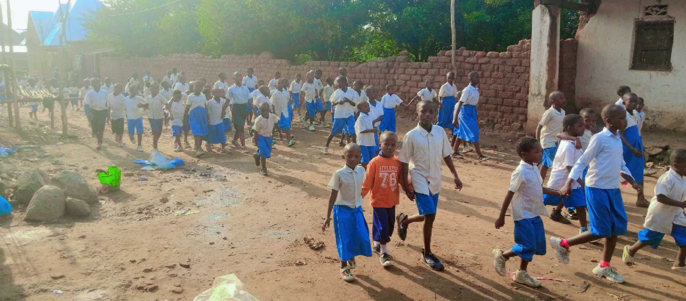 Kamanyola : de nombreux enfants renvoyés de l’école faute de moyens financiers des parents.